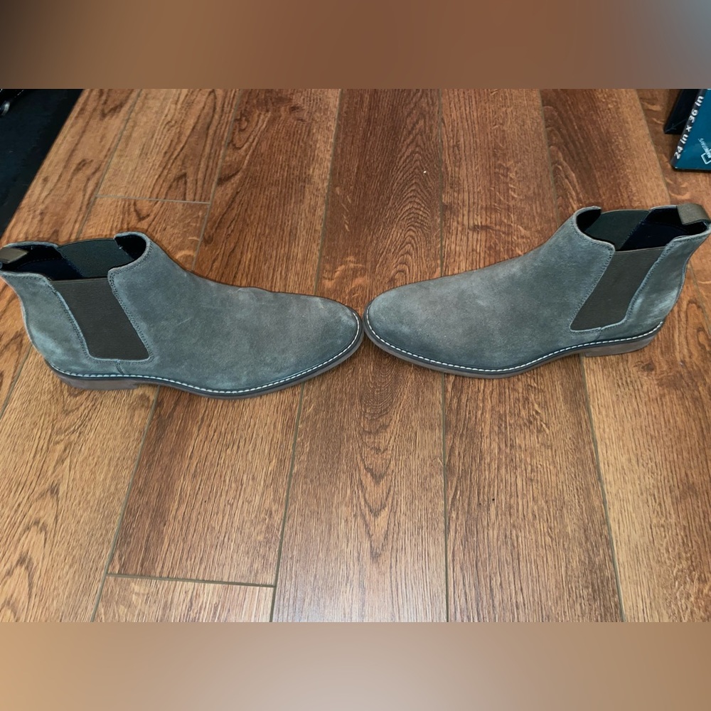 Chelsea Boot - Picture 2 of 4